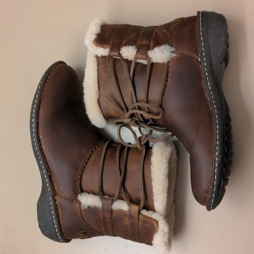 Ugh short boots